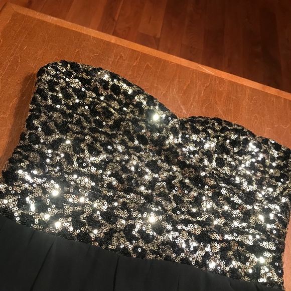 Size S formal dress - Picture 2 of 5